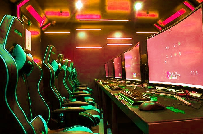 �羺�н����±������صľ�������Ĳ�