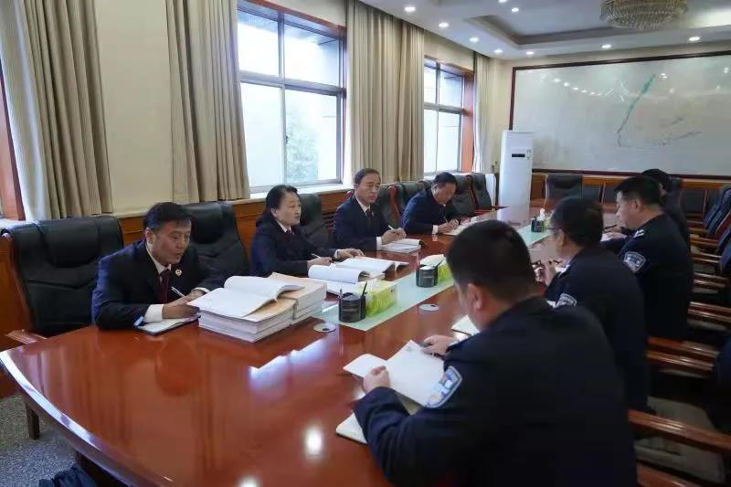 ��߼췢���������������ο���ĳ�������Ͱ���