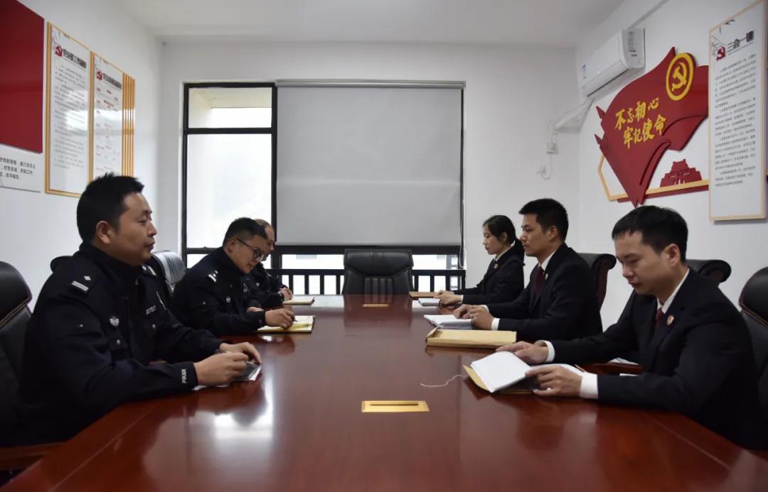 ��߼췢���������������ο���ĳ�������Ͱ���